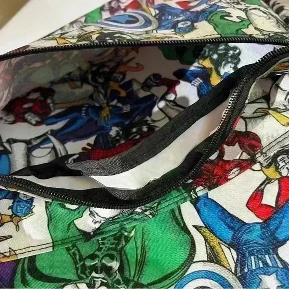 Marvel themed backpack - Picture 8 of 11